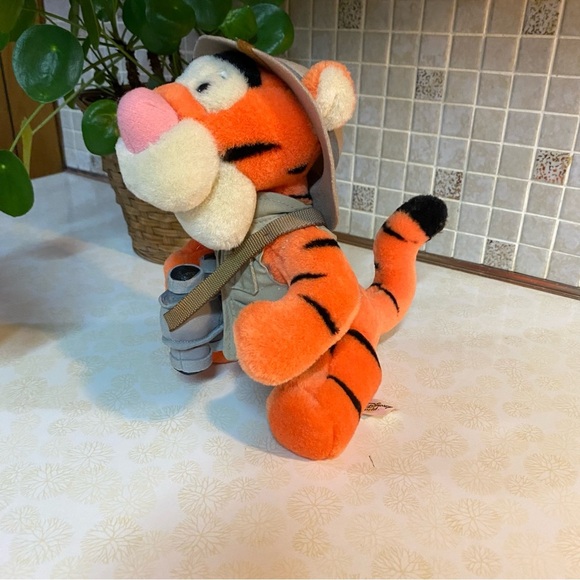 Vintage Walt Disney World Winnie The Pooh Safari Tigger plush Mouseketoys - Picture 2 of 8
